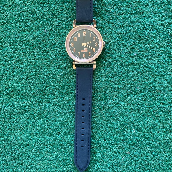 New Love Moschino Watch - Picture 4 of 10